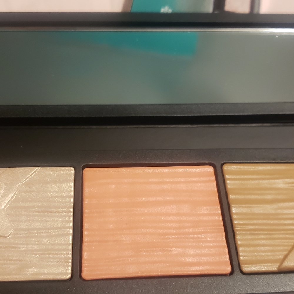 M.A.C - Picture 4 of 8